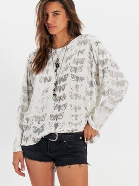 Magnolia Pearl moth long sleeve top